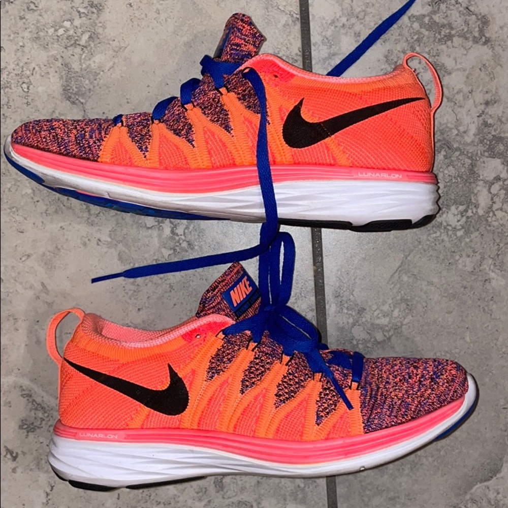 Ladies Nike size 6.5 worn twice.